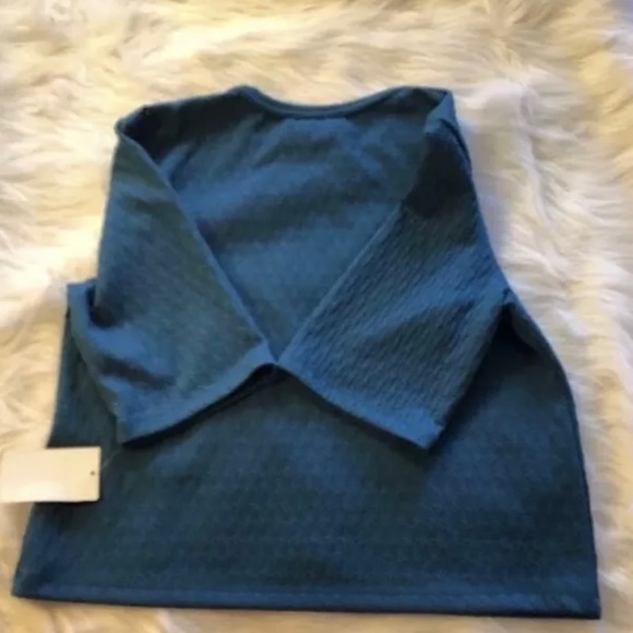 SOLD‼️Trouve Textured Knit Crop Top - Picture 5 of 6